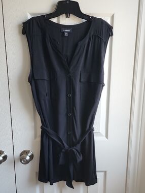 le chateau Black Sleeveless Button-Front Top with Self-Tie